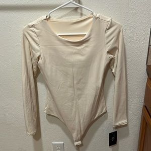 NWT klassy network everyday long sleeve crewneck bramisuit crème